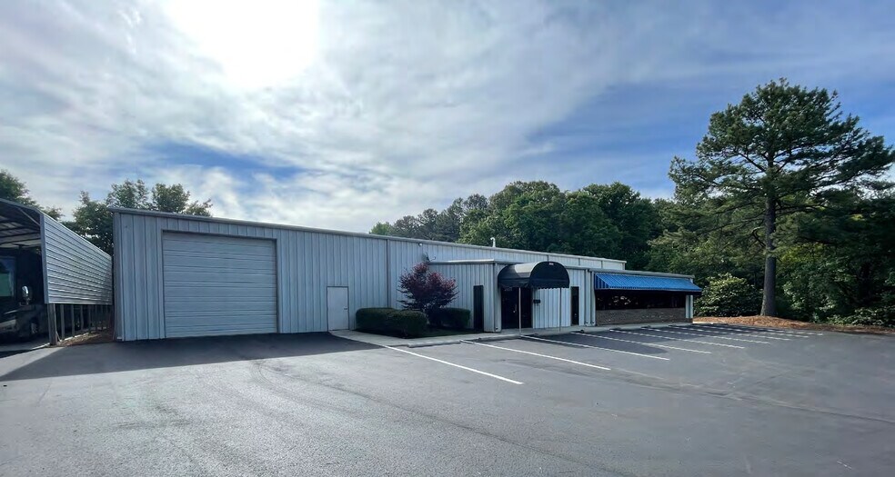 3908 Memo Ct, Raleigh, NC à louer - Photo de l’immeuble – Image 2 sur 7