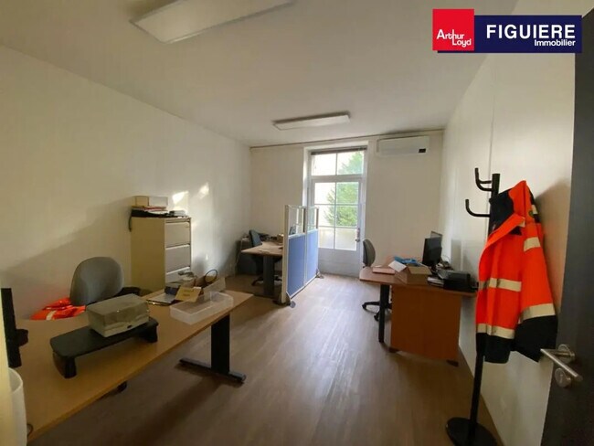 Plus de détails pour Bureau à louer