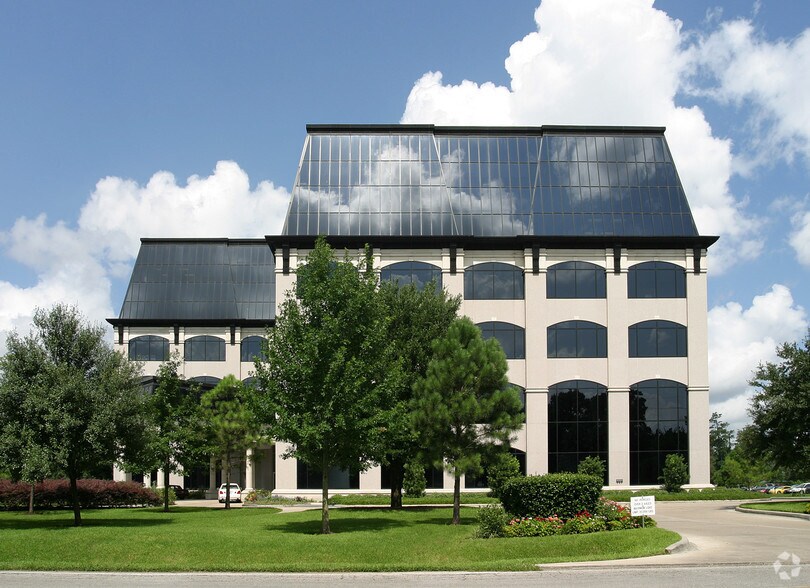 109 N Post Oak Ln, Houston, TX à louer - Photo de l’immeuble – Image 2 sur 16