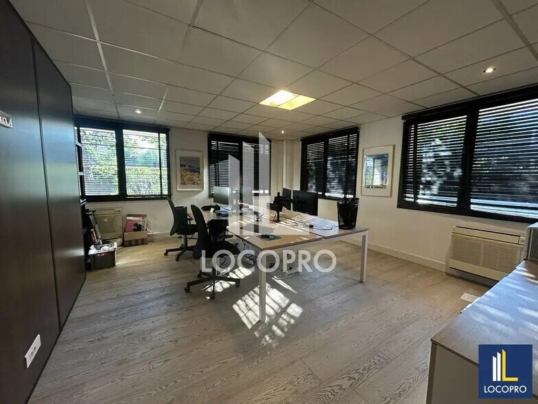Bureau dans Valbonne à louer - Photo de l’immeuble – Image 3 sur 13