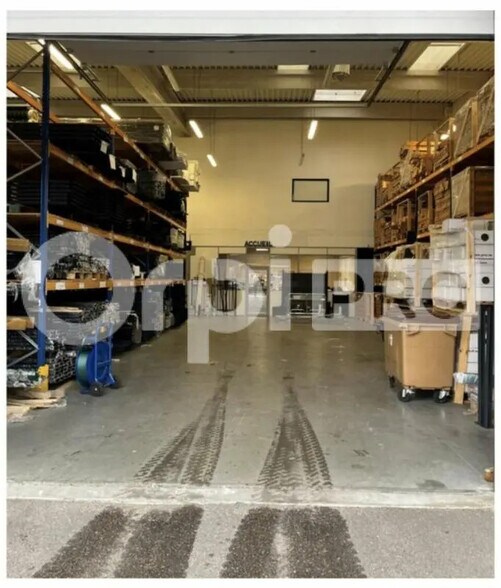 Local d’activités dans Saint-Quentin-Fallavier à louer - Photo de l’immeuble – Image 3 sur 8