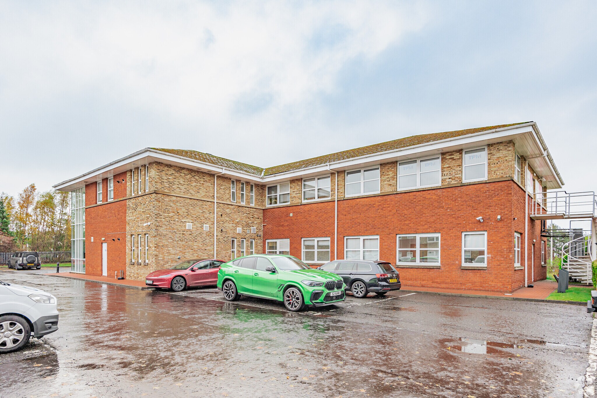 8 Deer Park Ave, Livingston à louer Photo principale– Image 1 sur 3