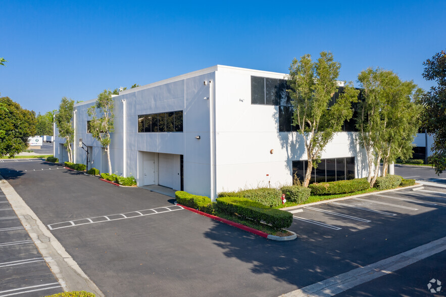 9400-9430 Topanga Canyon Blvd, Chatsworth, CA à louer - Photo de l’immeuble – Image 2 sur 11