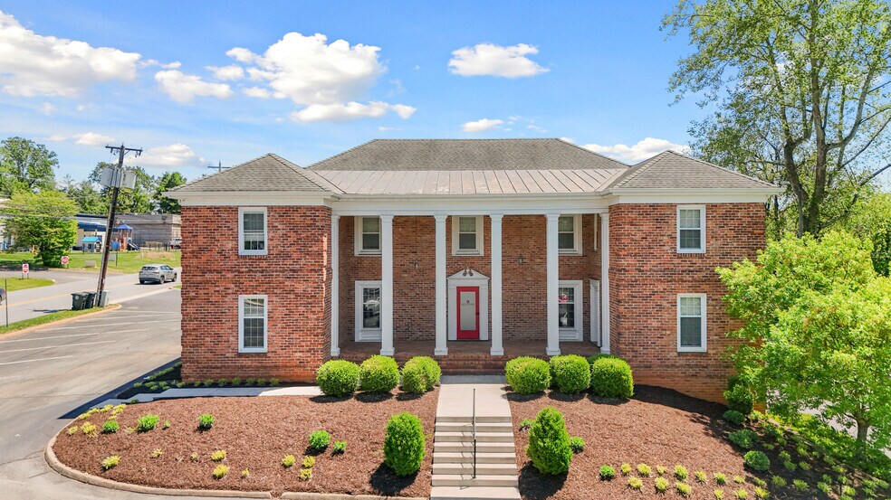 6200 Fort Ave, Lynchburg, VA à vendre - Photo de l’immeuble – Image 1 sur 79
