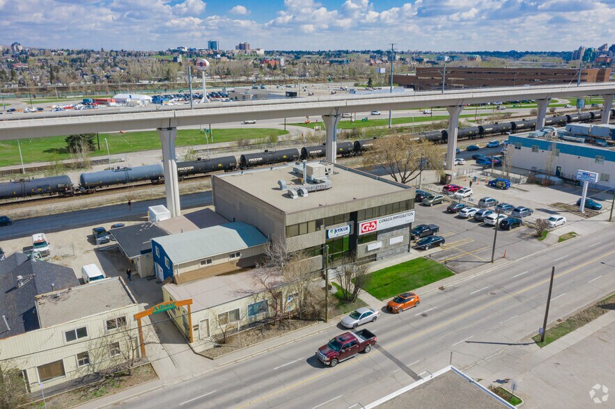 1822 10th Ave SW, Calgary, AB à louer - Photo de l’immeuble – Image 2 sur 3