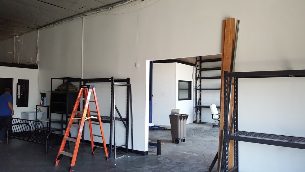 1355 Brooks St, Ontario, CA à louer - Photo intérieure – Image 3 sur 22