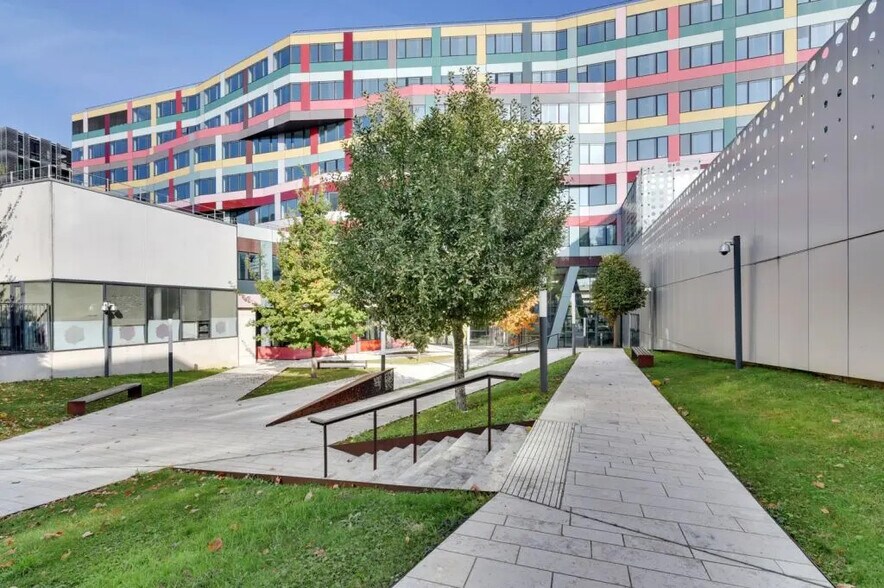 126 Boulevard Macdonald, Paris à louer - Photo de l’immeuble – Image 2 sur 11