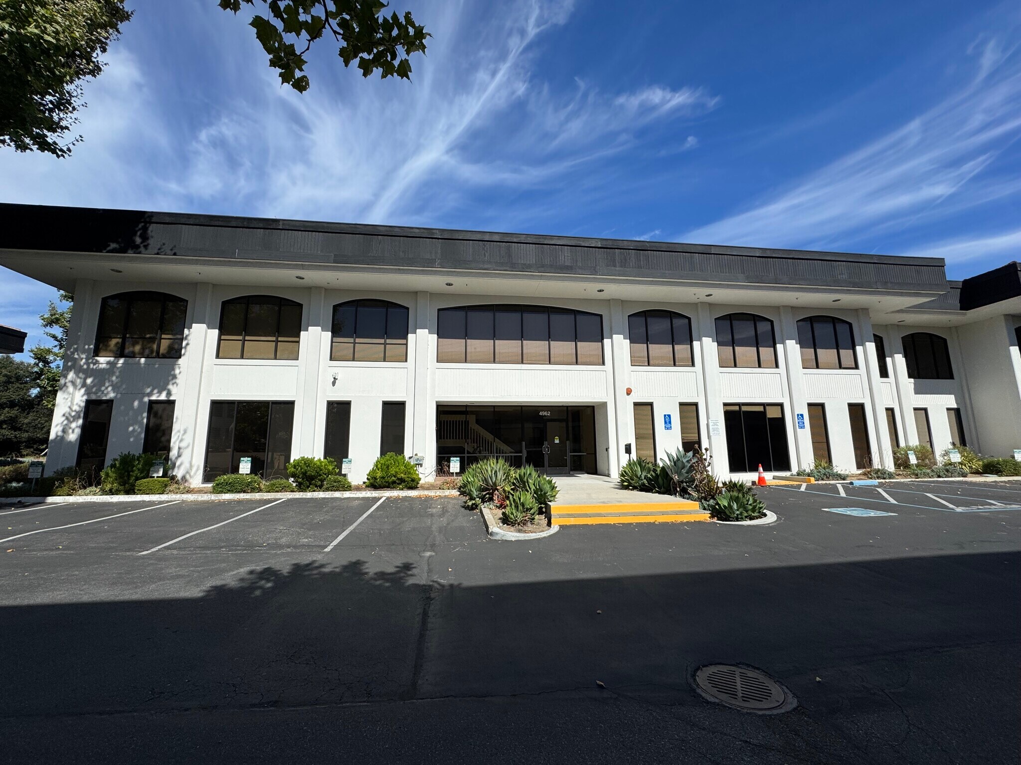 4962 El Camino Real, Los Altos, CA à louer Photo principale– Image 1 sur 6