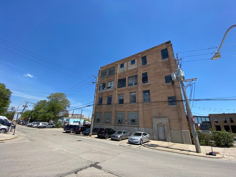 3065 N Rockwell St, Chicago, IL à vendre - Photo de l’immeuble – Image 2 sur 10