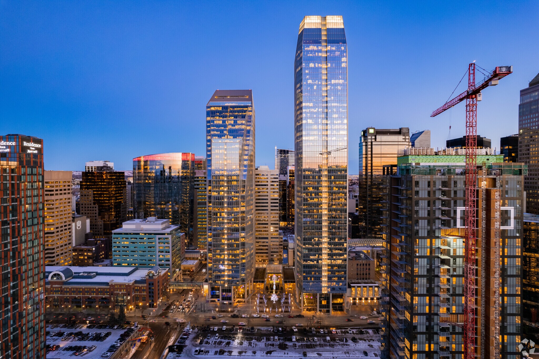 525 8th Ave SW, Calgary, AB à louer Photo principale– Image 1 sur 17