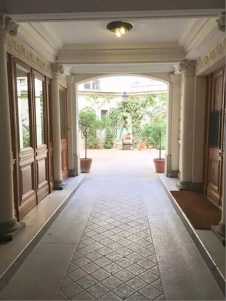 Bureau dans Paris à vendre - Photo de l’immeuble – Image 3 sur 11