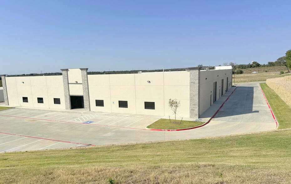 130 Business Park Dr, Hudson Oaks, TX à louer - Photo de l’immeuble – Image 2 sur 3