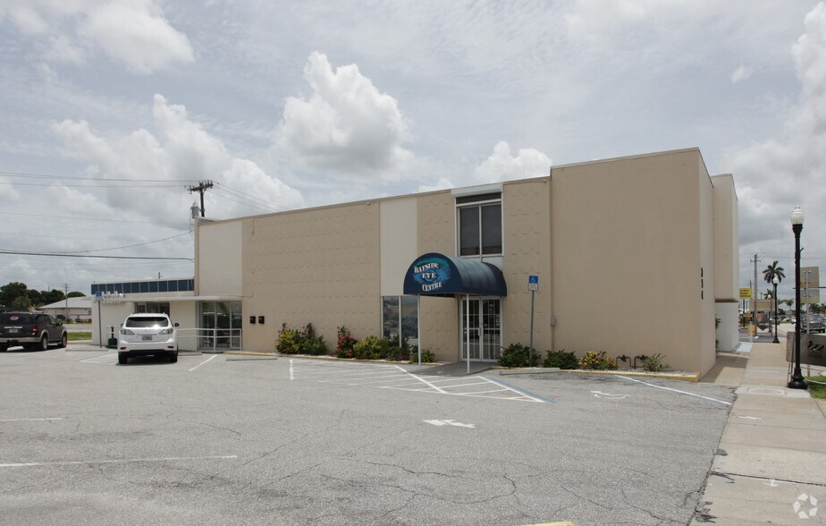 Downtown Punta Gorda Buildings portefeuille de 4 biens à vendre sur LoopNet.fr - Photo principale – Image 2 sur 5