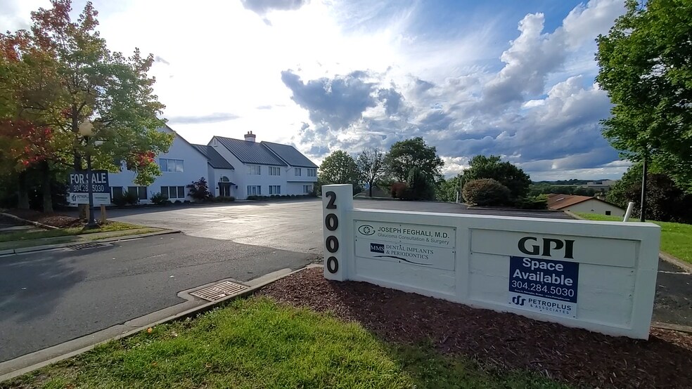 2000 Hampton Ctr, Morgantown, WV à vendre - Photo principale – Image 1 sur 14
