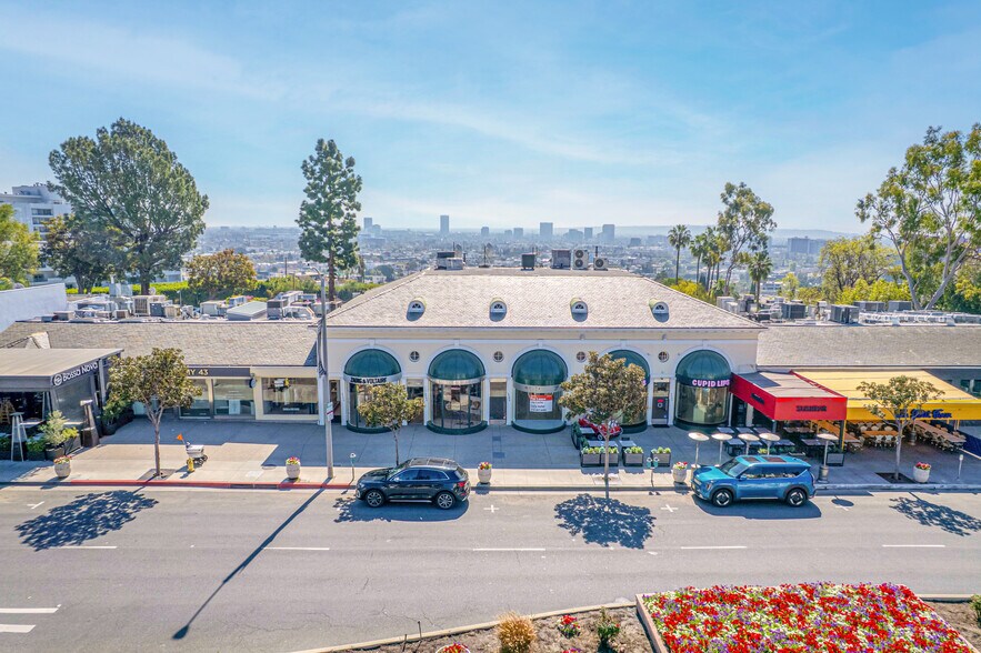 8644 W Sunset Blvd, West Hollywood, CA à louer - Photo de l’immeuble – Image 1 sur 11