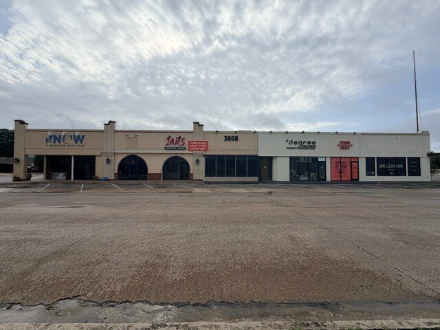 3606-3614 Greenville Ave, Dallas, TX à louer - Photo de l’immeuble – Image 2 sur 11