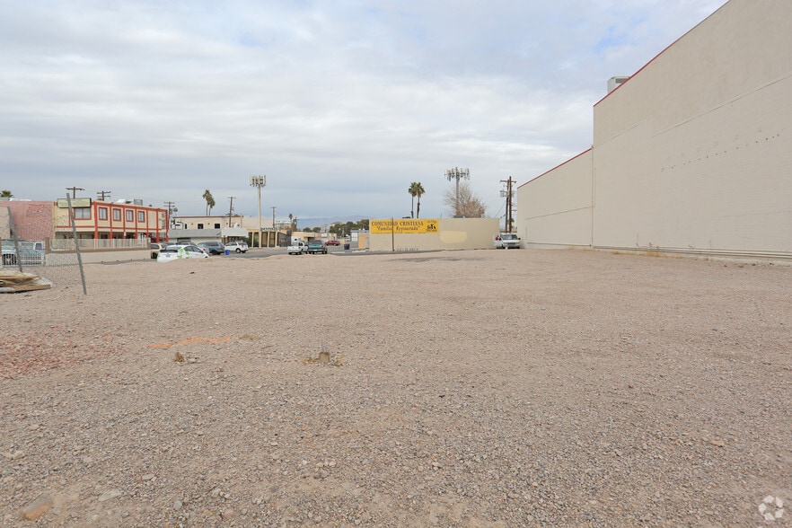 946 E Sahara Ave, Las Vegas, NV à louer - Photo principale – Image 2 sur 14