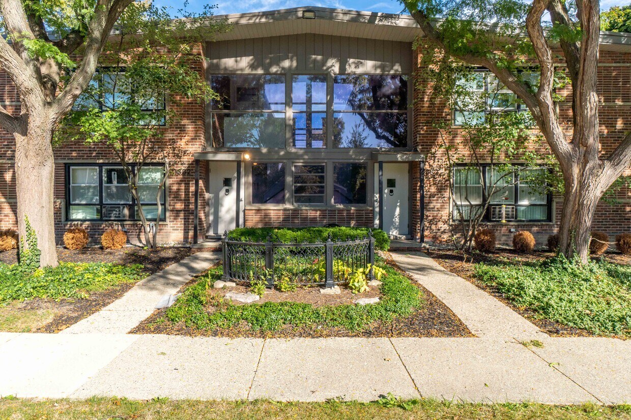 3382 Harvard Rd, Royal Oak, MI à vendre Photo principale– Image 1 sur 13