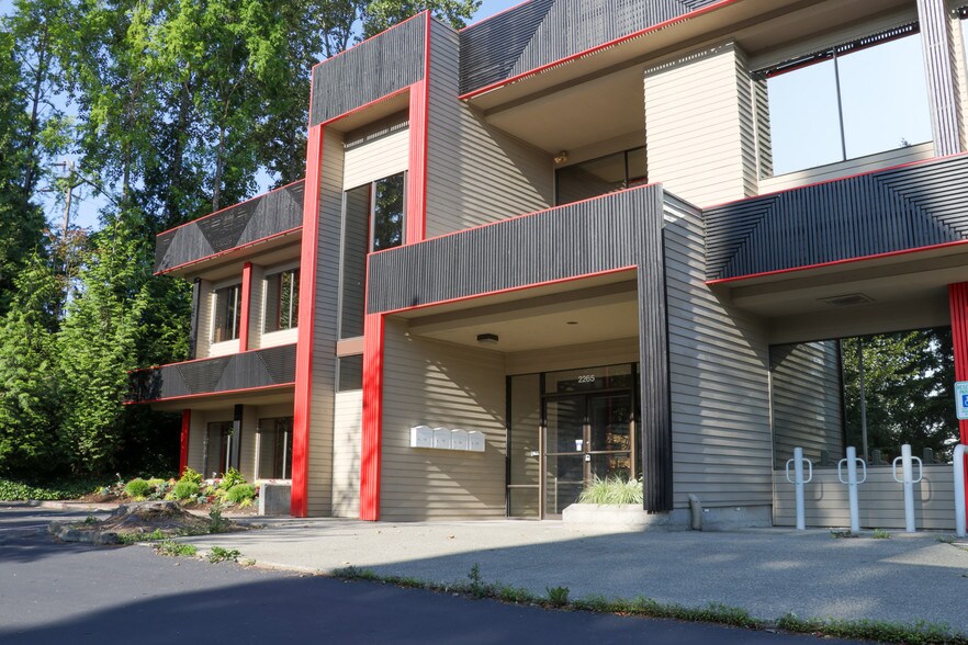 2265 116th Ave NE, Bellevue, WA à louer - Photo de l’immeuble – Image 2 sur 53