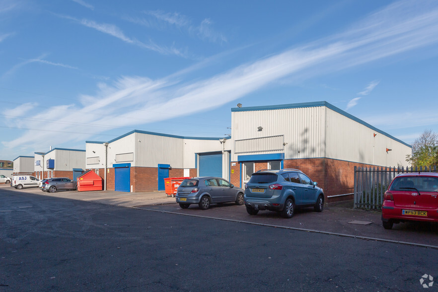 Hurst Ln, Brierley Hill à louer - Photo principale – Image 1 sur 3