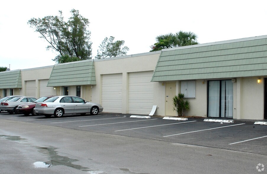 3885 Investment Ln, Riviera Beach, FL à vendre - Photo de l’immeuble – Image 2 sur 5