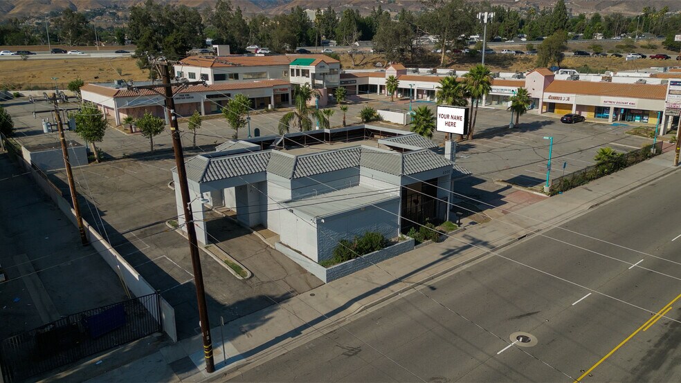 2200 Highland Ave, San Bernardino, CA à louer - Photo de l’immeuble – Image 3 sur 7
