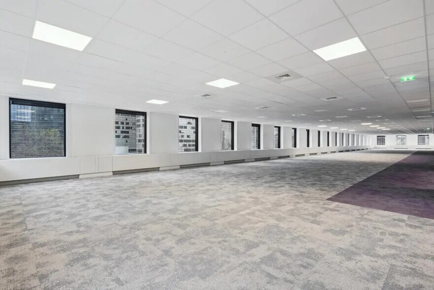 Bureau dans Courbevoie à louer - Photo de l’immeuble – Image 3 sur 12