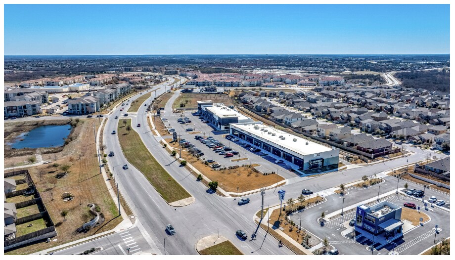 801 Wells Branch Pky, Pflugerville, TX à louer - Photo de l’immeuble – Image 3 sur 3