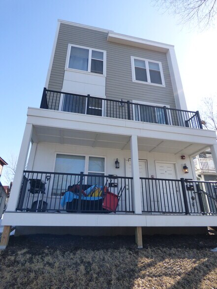 2449 Lyndale Ave S, Minneapolis, MN à vendre - Photo principale – Image 1 sur 9