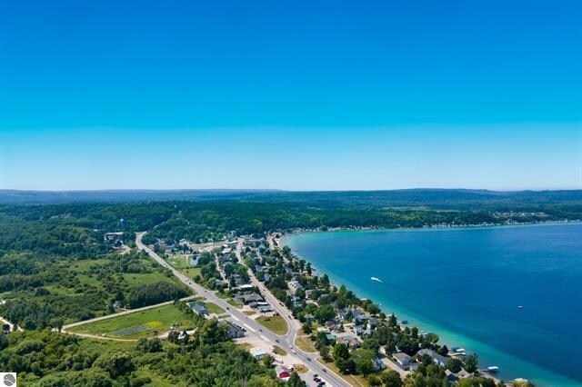 00 Love Rd, Benzonia, MI à vendre - Aérien – Image 2 sur 4