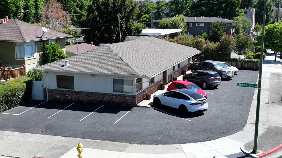 841-843 Malone Rd, San Jose, CA à vendre - Photo de l’immeuble – Image 2 sur 23