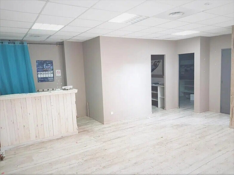 Local commercial dans LIGNAN-SUR-ORB à louer - Photo de l’immeuble – Image 3 sur 3
