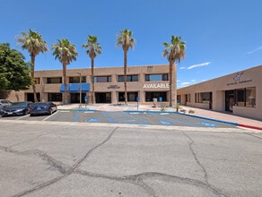 69730 Highway 111, Rancho Mirage, CA à louer Photo de l’immeuble– Image 1 sur 9