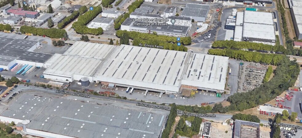 Industriel/Logistique dans Trappes à louer - Photo de l’immeuble – Image 1 sur 17