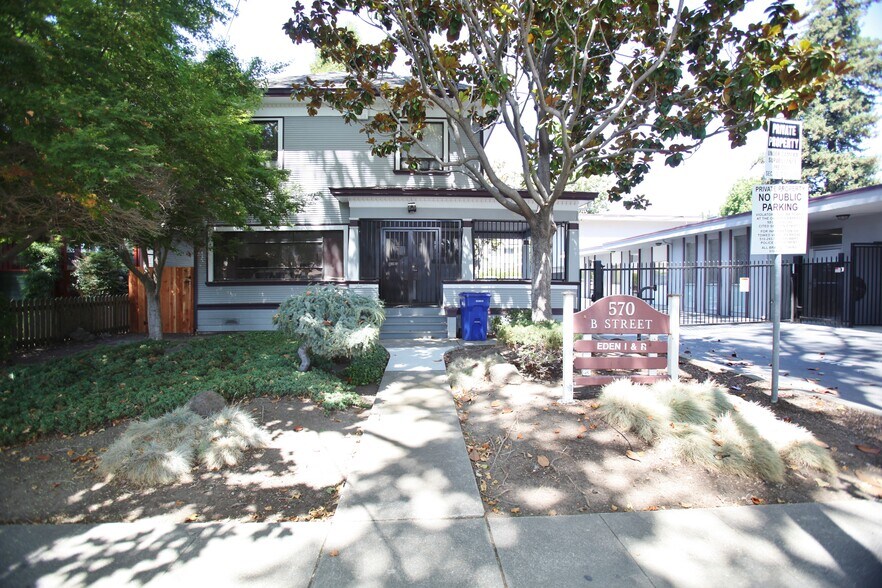570-578 B Street, Hayward, CA portefeuille de 2 biens à vendre sur LoopNet.fr - Photo de l’immeuble – Image 2 sur 20