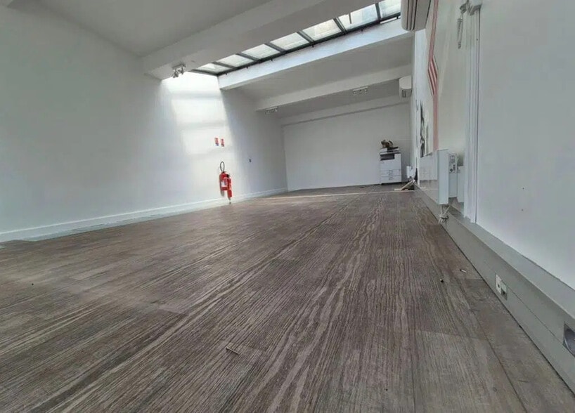 Local commercial dans Levallois-Perret à vendre - Photo de l’immeuble – Image 3 sur 4