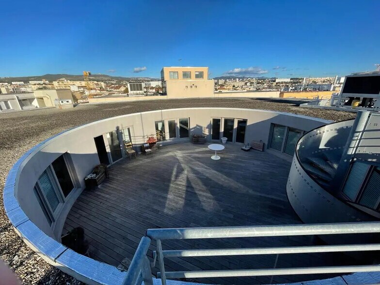 Bureau dans Marseille à louer - Photo de l’immeuble – Image 3 sur 6