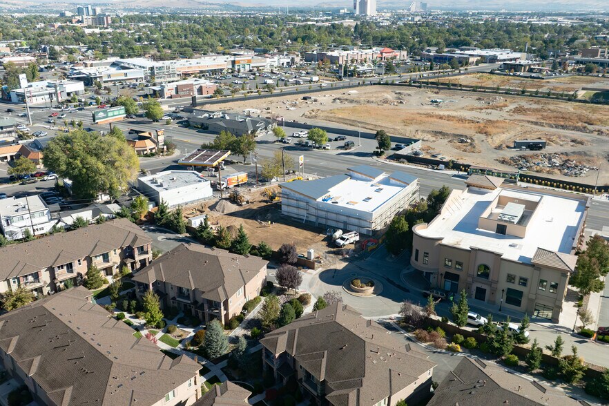 2027 S Virginia St, Reno, NV à louer - Photo de l’immeuble – Image 3 sur 6
