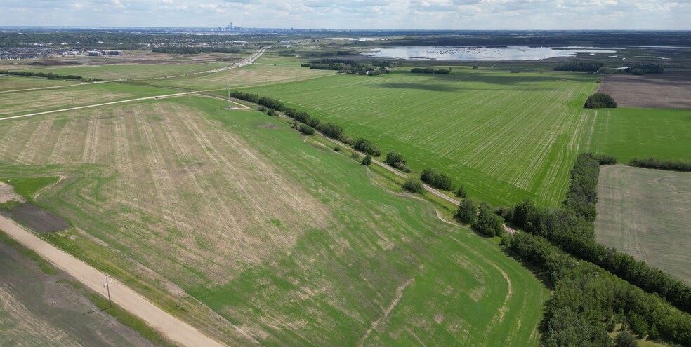 Ray Gibbon Drive & Giroux Rd, St. Albert, AB à vendre - Photo de l’immeuble – Image 1 sur 9