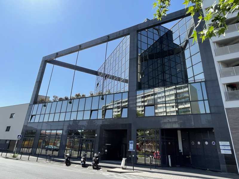 51-55 Rue Hoche, Ivry-sur-Seine à louer Photo de l’immeuble– Image 1 sur 2