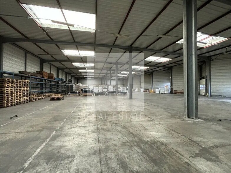 Bureau dans Corbas à louer - Photo de l’immeuble – Image 2 sur 11