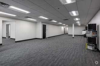 1301 Corporate Center Dr, Eagan, MN à louer Photo intérieure– Image 2 sur 6