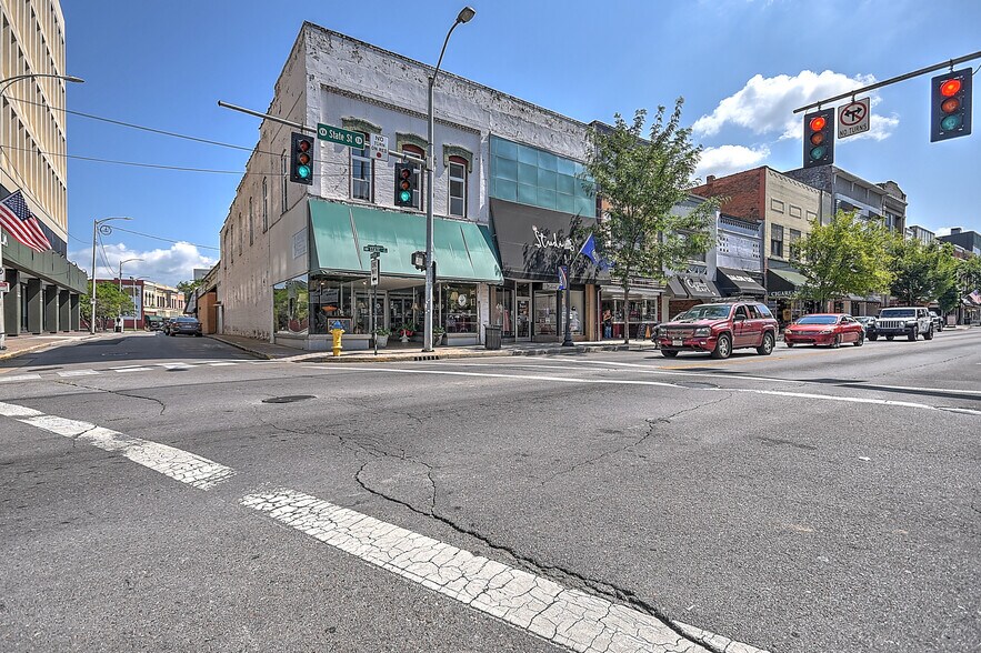 531 State St, Bristol, VA à vendre - Photo de l’immeuble – Image 2 sur 50