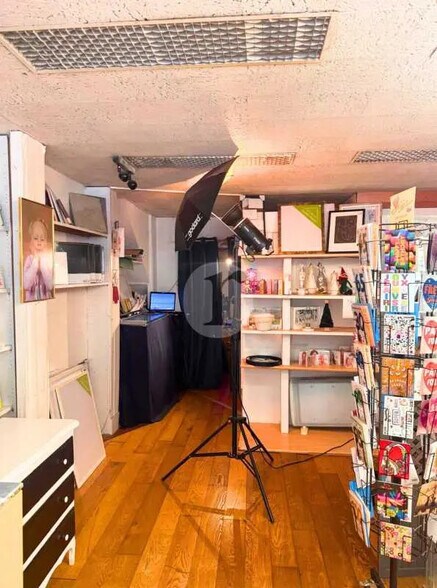 Local commercial dans La Madeleine à vendre - Photo intérieure – Image 2 sur 4