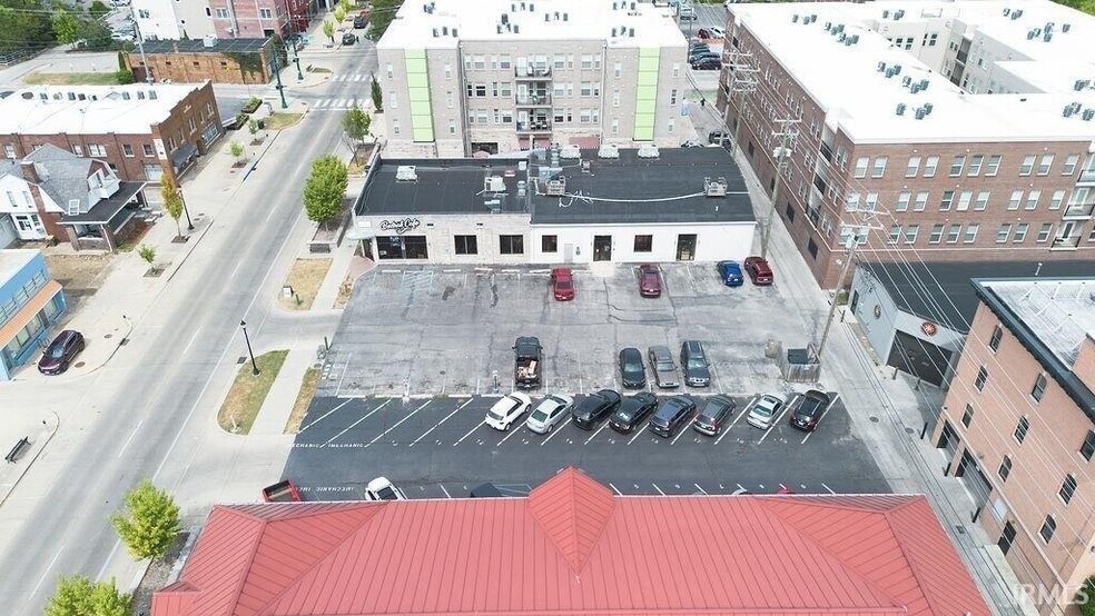 409 S Walnut St, Bloomington, IN à louer - Photo de l’immeuble – Image 2 sur 35