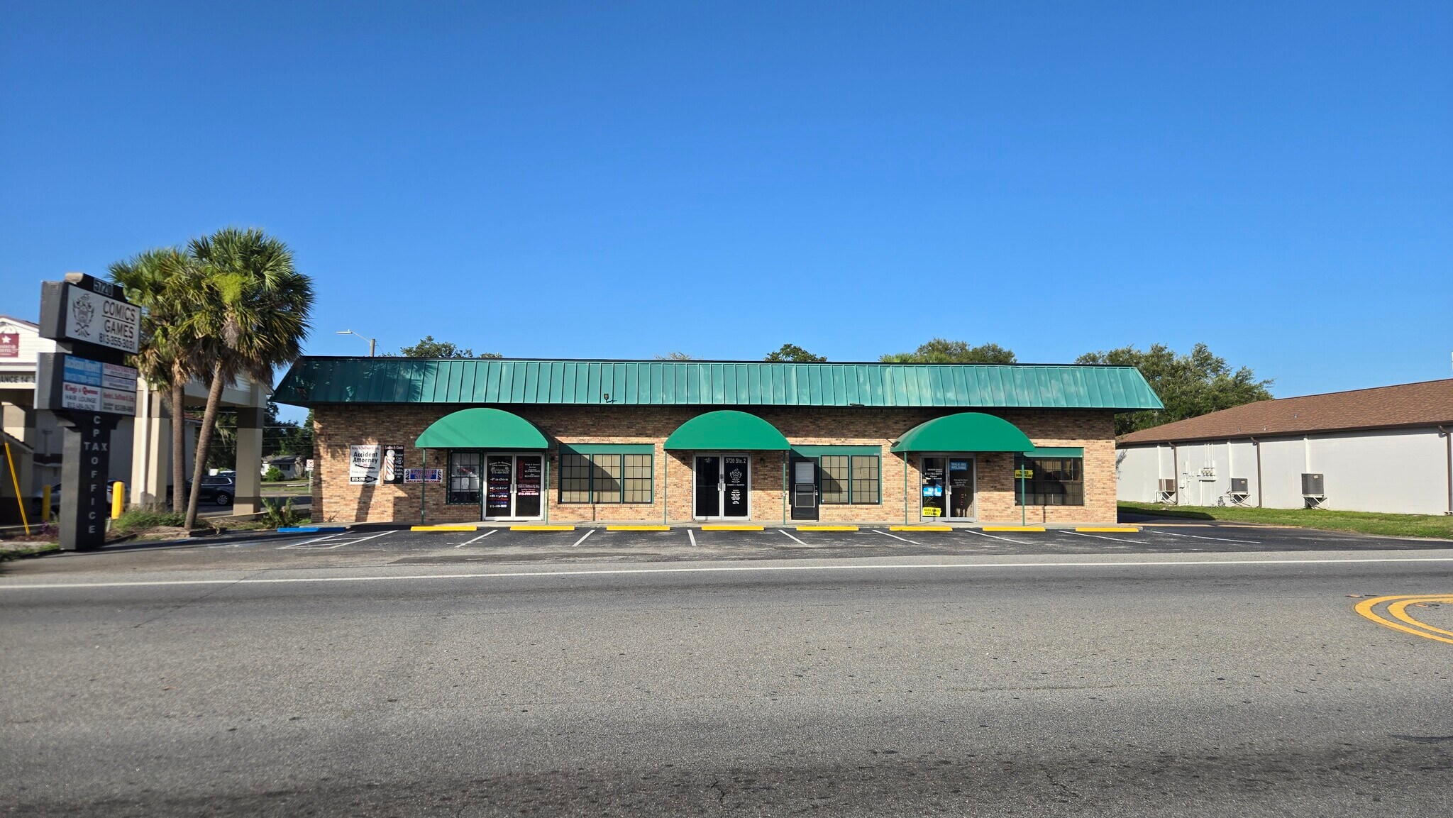 5720 Gall Blvd, Zephyrhills, FL à louer Photo de l’immeuble– Image 1 sur 46