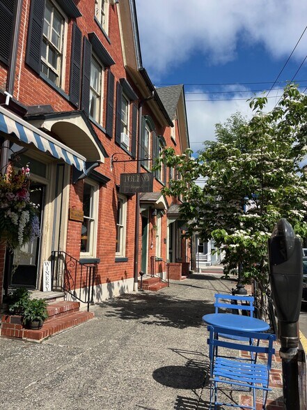 41 N 7th St, Stroudsburg, PA à louer - Photo principale – Image 1 sur 9