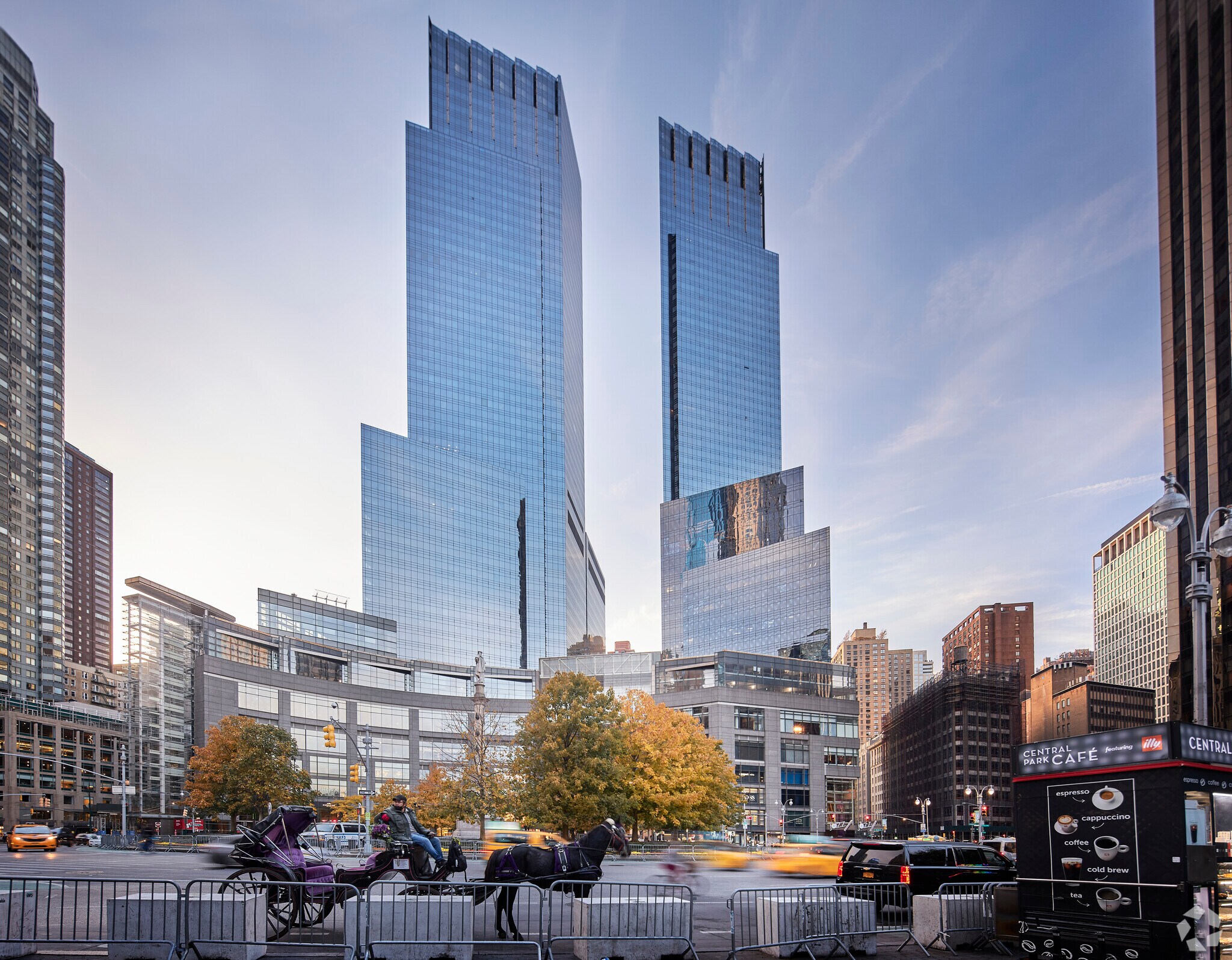 One Columbus Cir, New York, NY à louer Photo principale– Image 1 sur 10