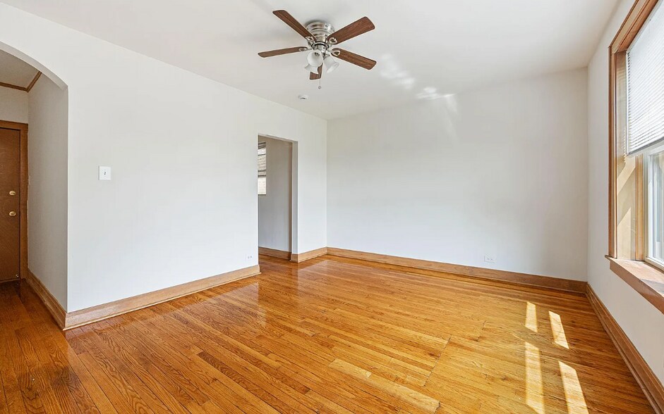 6400 N Glenwood Ave, Chicago, IL à vendre - Photo de l’immeuble – Image 2 sur 7