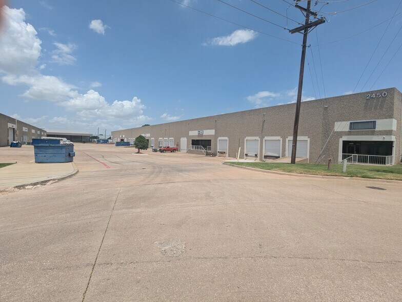 2450 114th St, Grand Prairie, TX à louer - Photo de l’immeuble – Image 1 sur 9